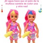 Barbie Color Reveal Chelsea Serie Neon Tie-Dye Muñeca que revela sus colores al pelar su capa teñida
