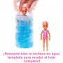 Barbie Color Reveal Chelsea Serie Neon Tie-Dye Muñeca que revela sus colores al pelar su capa teñida
